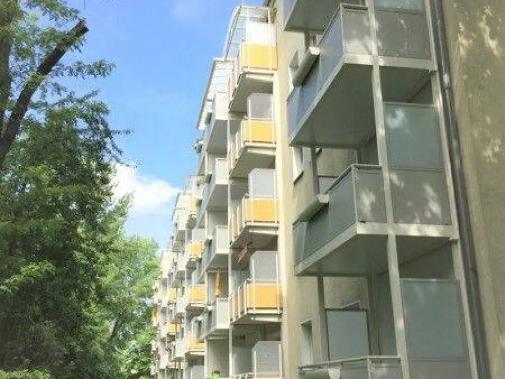 Ruhige Oase mitten in der Stadt - mit Balkon zum grünen Innenhof