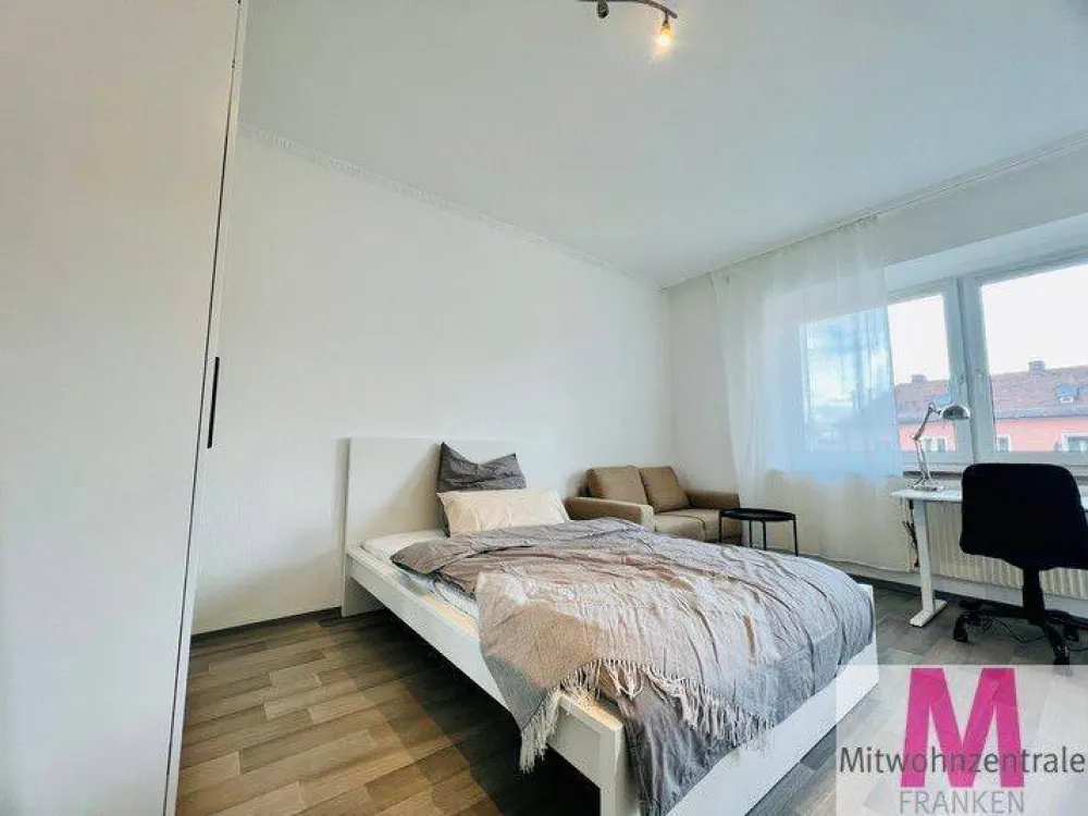 Frisch renoviertes und möbliertes WG Zimmer