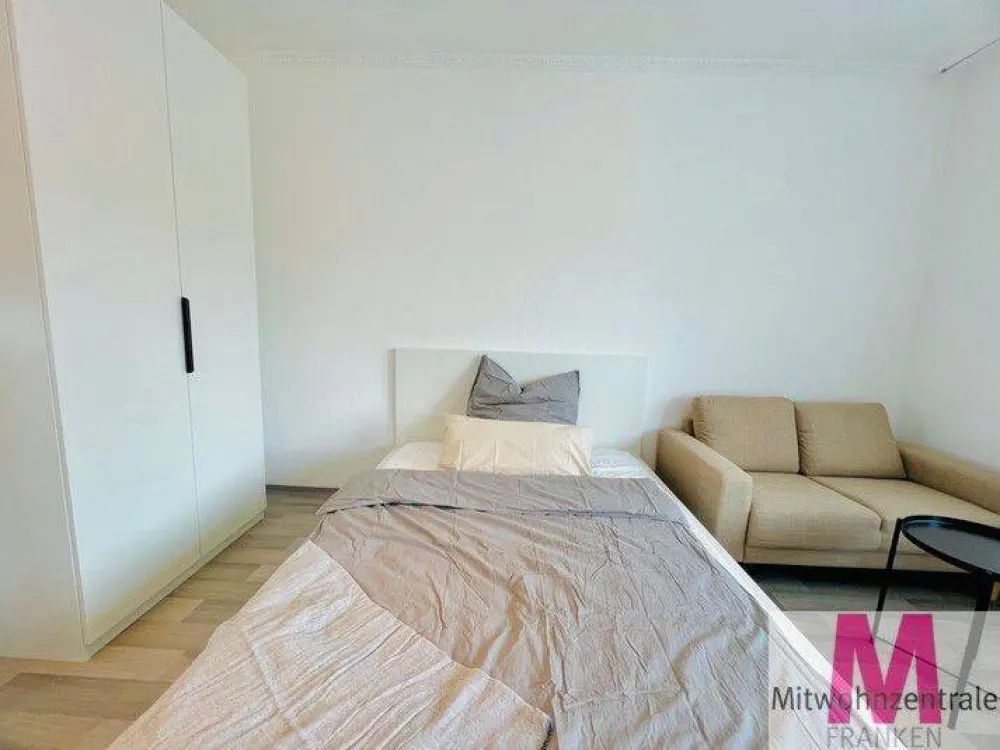 Frisch renoviertes und möbliertes WG Zimmer