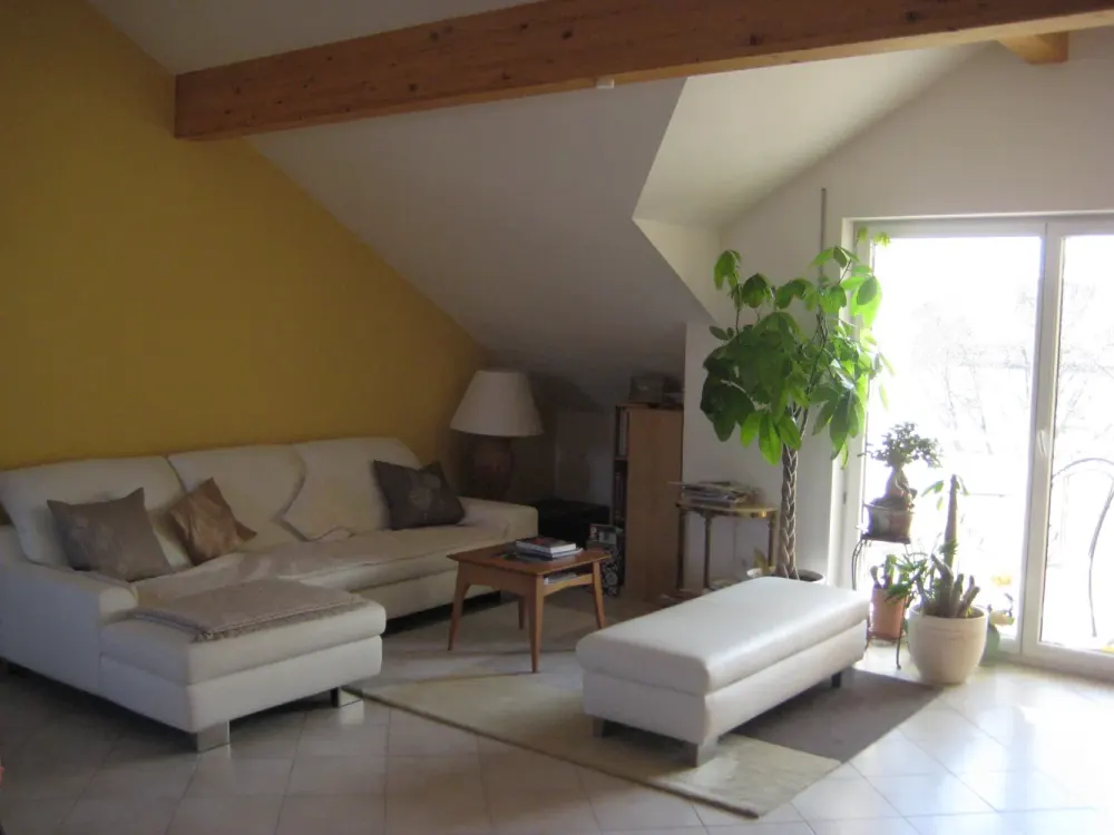 3-Zimmer-Wohnung mit Balkon in Unterföhring