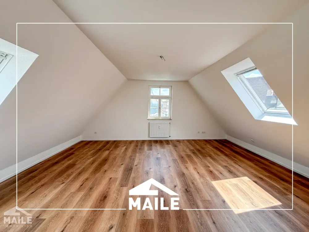 Bright 1.5-Room Attic Apartment with Fitted Kitchen in the Beautiful Cannstatter Old Town