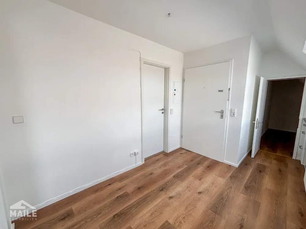 Bright 1.5-Room Attic Apartment with Fitted Kitchen in the Beautiful Cannstatter Old Town