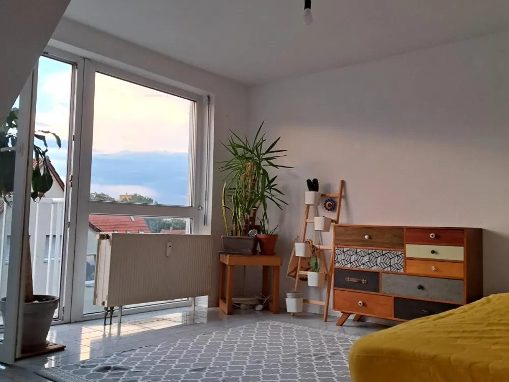 Besondere 2,5-Zi.-Maisonetten-Whg., zentral, möbl., mit Stellpl.