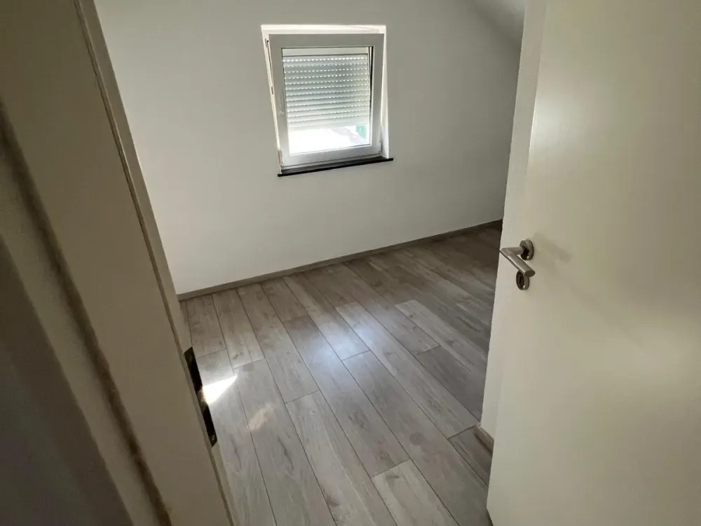 2 Zimmer-Wohnung / Dachgeschoss ca.35m / Warmmiete 700€