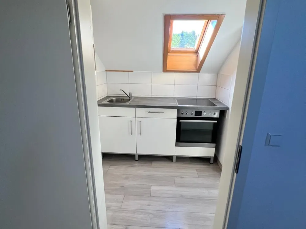 2 Zimmer-Wohnung / Dachgeschoss ca.35m / Warmmiete 700€