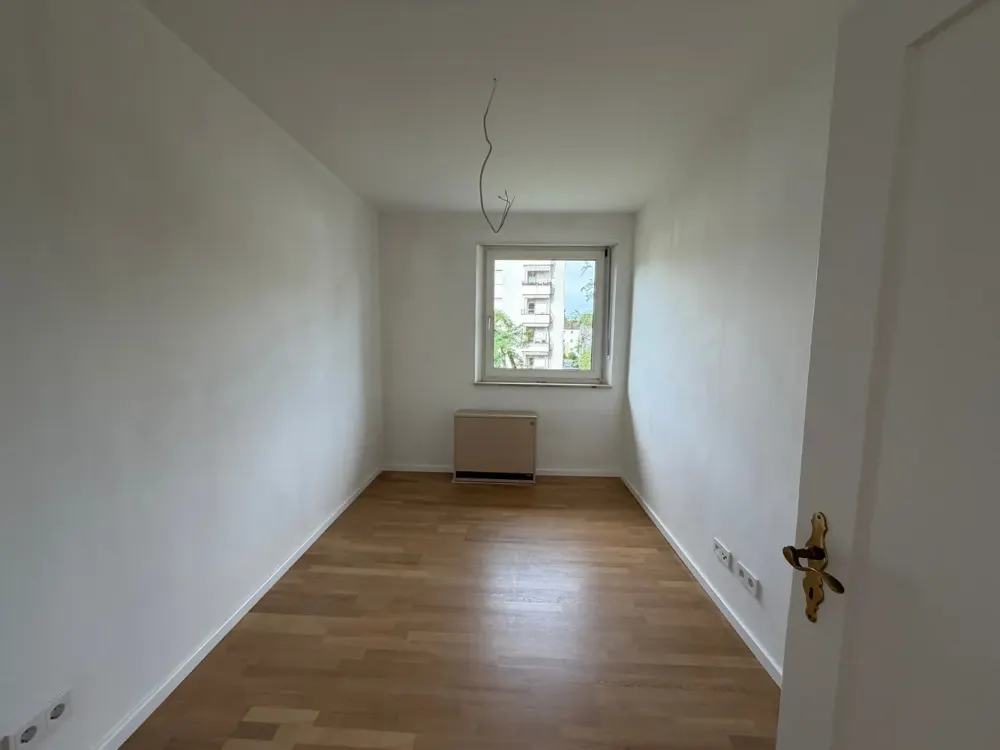Geräumige 4-Zimmer-Wohnung mit EBK in Erlangen