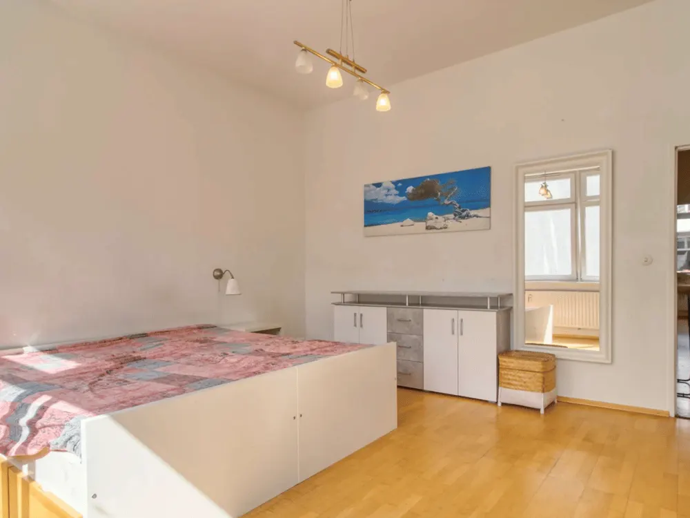 Sehr helle Wohnung direkt am Spreekanal