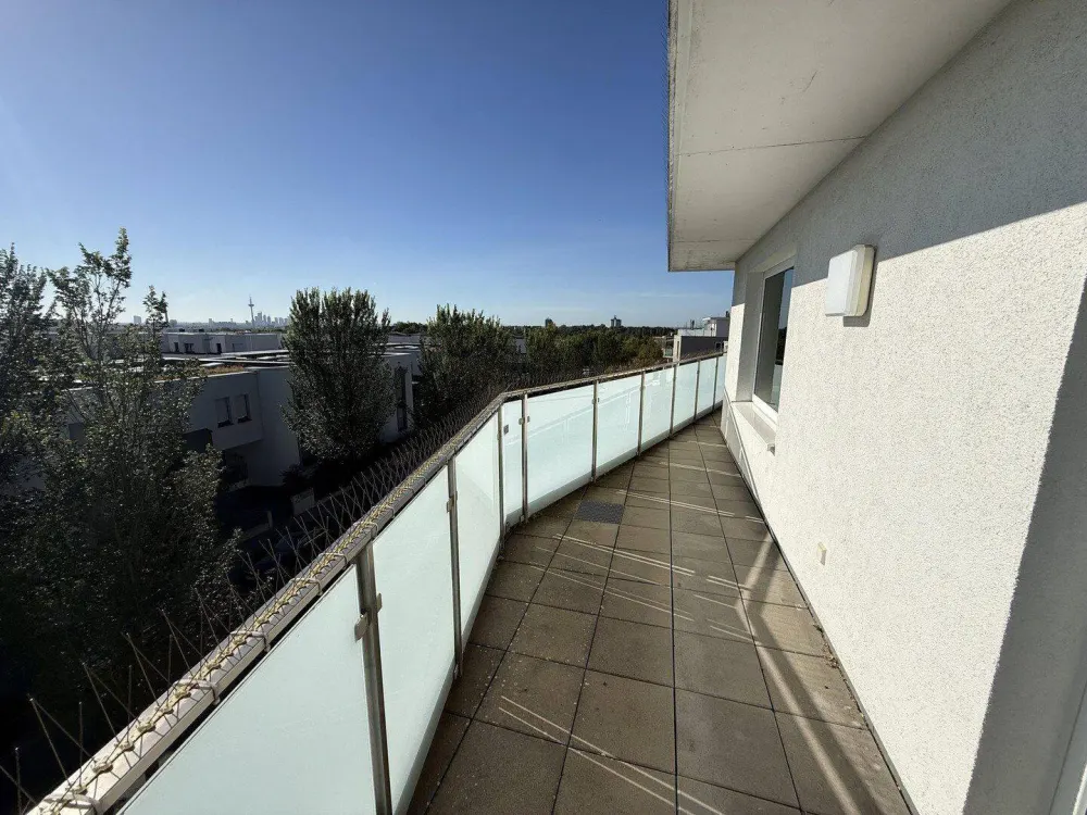 Penthouse am Riedberg mit großer Dachterrasse & Skylineblick - Klimaanlage, EBK & 2 TG-Plätze