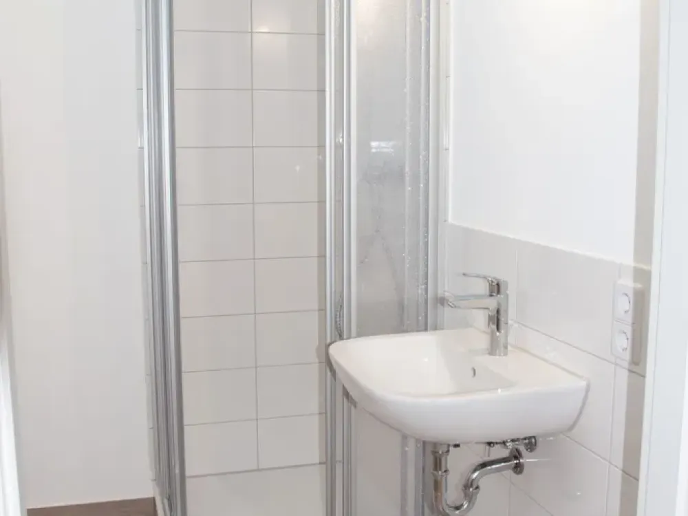 First occupancy after complete renovation! Bright and well-laid-out 4-room apartment - WBS certificate required