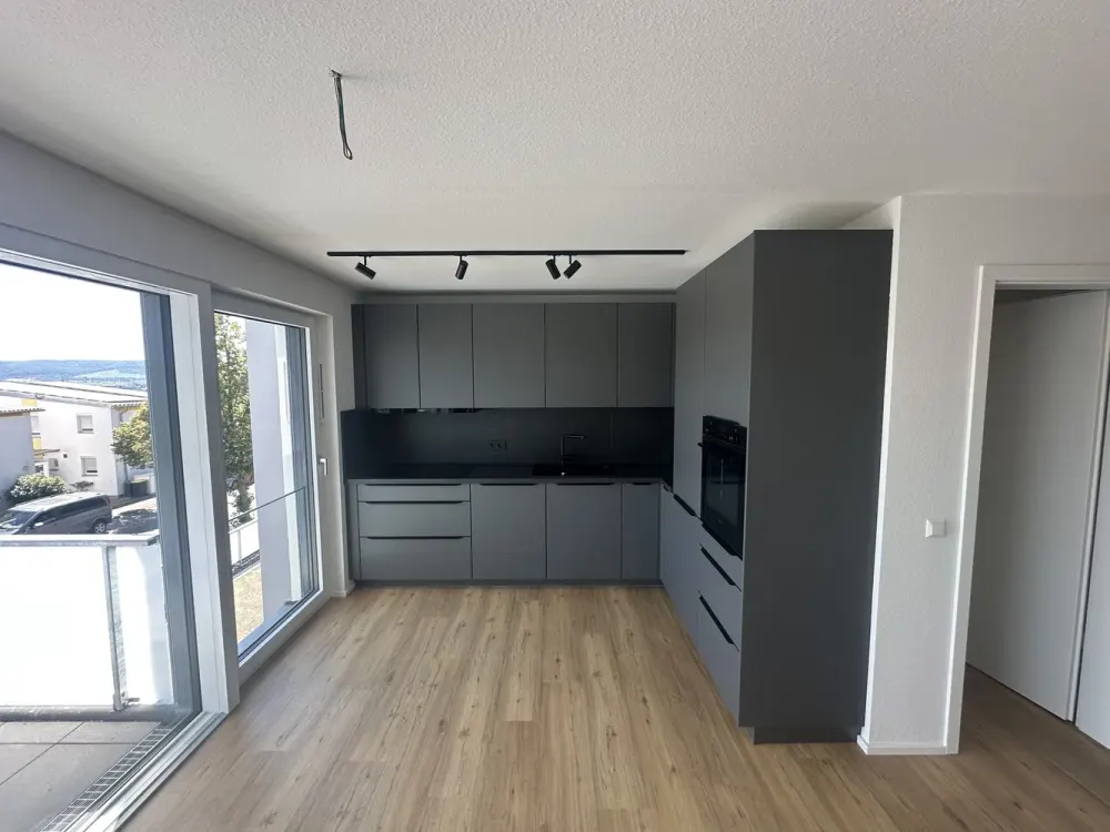 Erstbezug 2025: 3-Zimmer-Wohnung mit Balkon, EBK und Tiefgarage