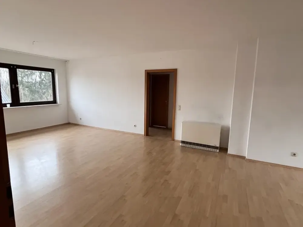 Attraktive 3,5-Zimmer-Balkonwohnung *renoviert, modernisiert, Natursteinboden* ab Juni 2025 frei