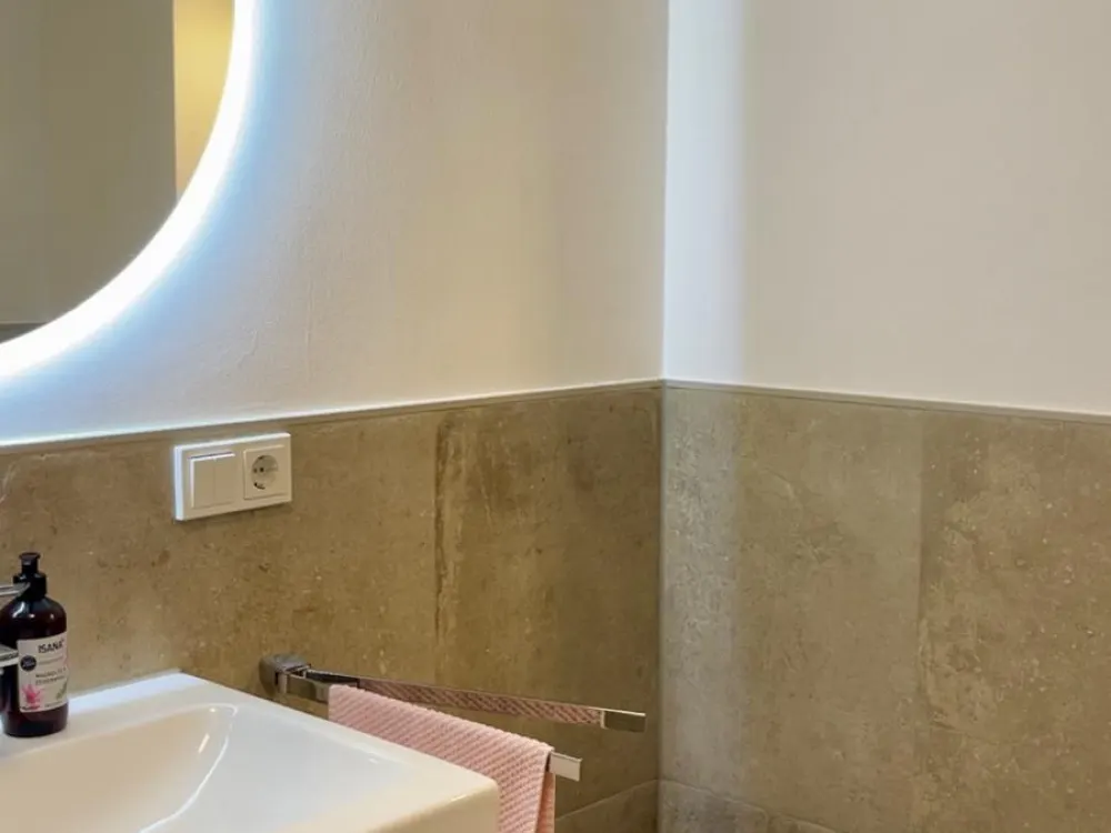 Modern Rental Apartment in 33102 PB