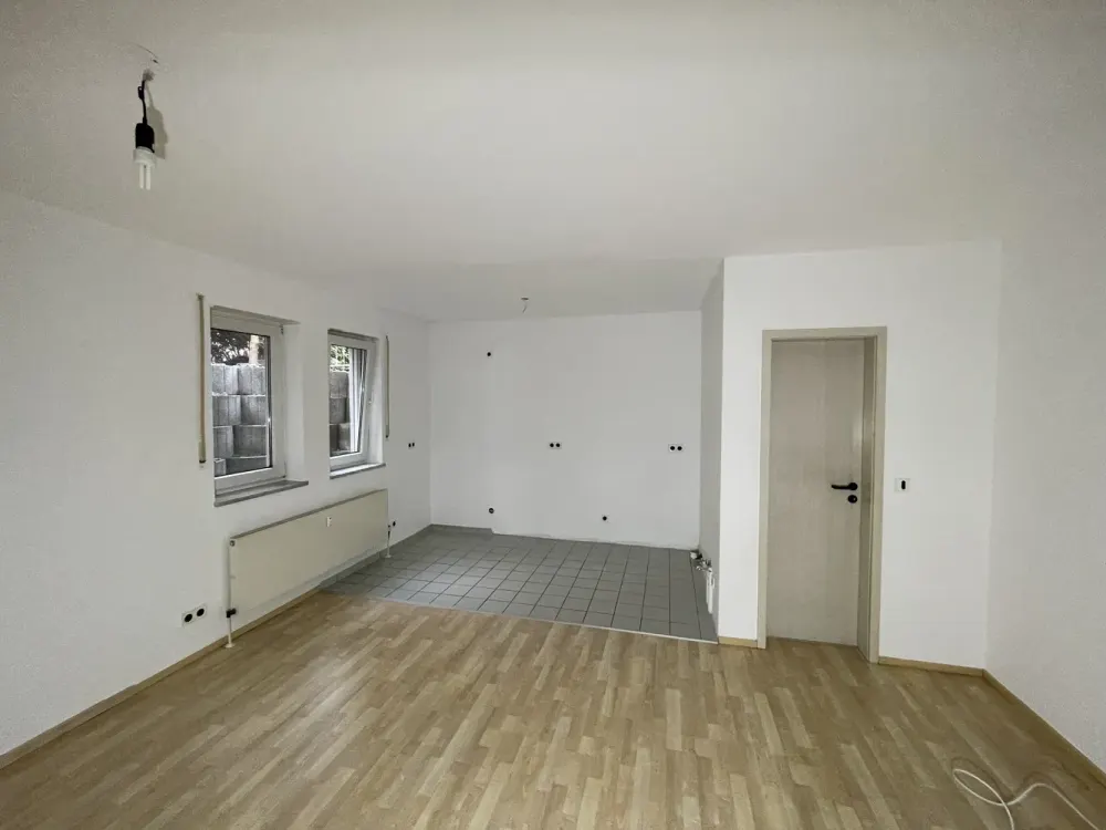 Schöne helle 2-Zimmer Souterrain Wohnung in Langen
