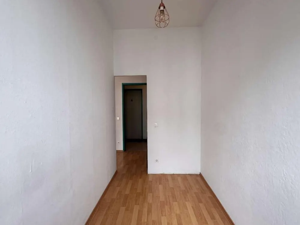 großes WG-Zimmer für Auszubildende und Studenten - nähe Fürther Innenstadt!