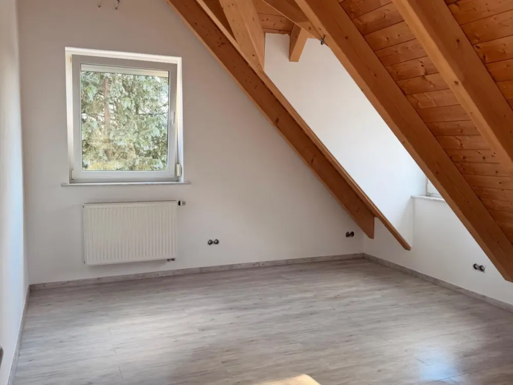 Großzügige und helle 5-Zimmer-Maisonettewohnung in München-Waldpe