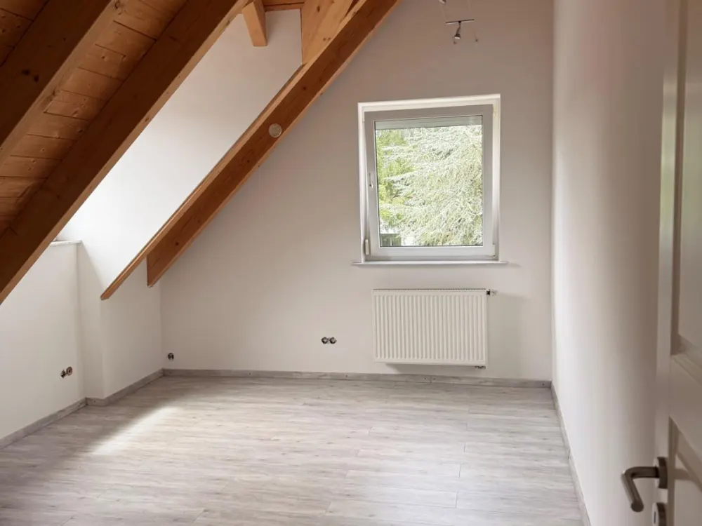 Großzügige und helle 5-Zimmer-Maisonettewohnung in München-Waldpe