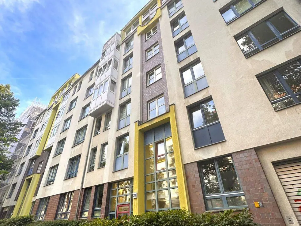2 Zimmer mit perfektem Schnitt und großer Loggia - mitten im Wollankkiez!