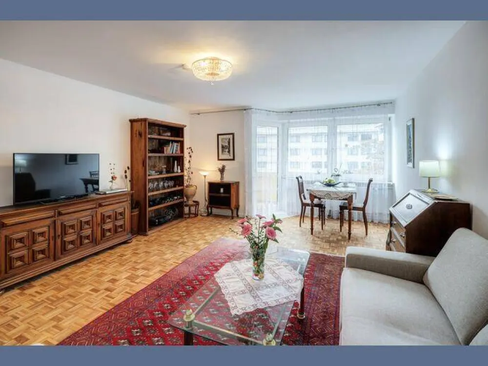Möbliert: Helle 2,5-Zimmer Wohnung, Nähe Prinzregententheater