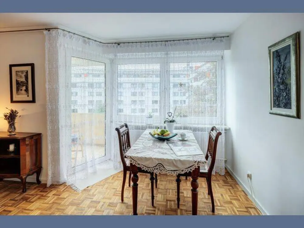 Möbliert: Helle 2,5-Zimmer Wohnung, Nähe Prinzregententheater