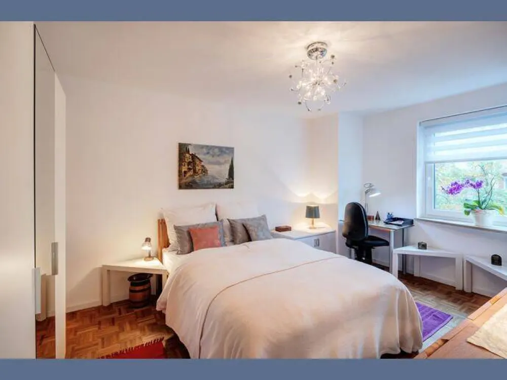 Möbliert: Helle 2,5-Zimmer Wohnung, Nähe Prinzregententheater