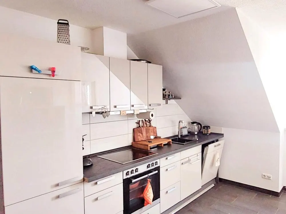 Charmante 2- Zimmer Dachgeschoss Wohnung