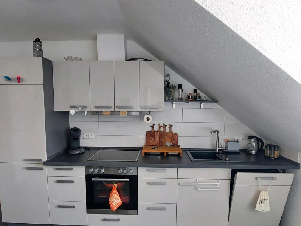 Charmante 2- Zimmer Dachgeschoss Wohnung