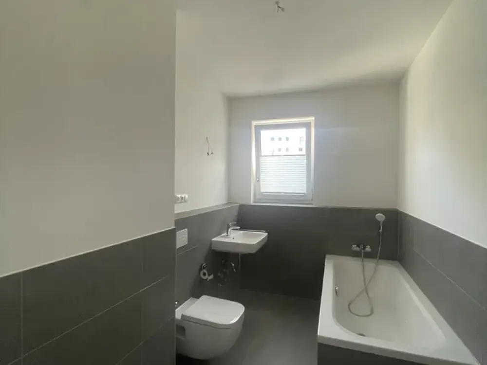 Viel Freiraum: Helle 4-Zimmer-Wohnung in Berlin-Tegel