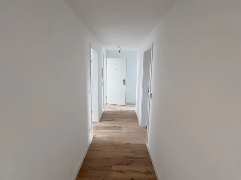 2026 Modernisierte 3-Zimmer Wohnung, traumhafte Lage mit neuer EBK, ideal für 3er-WG