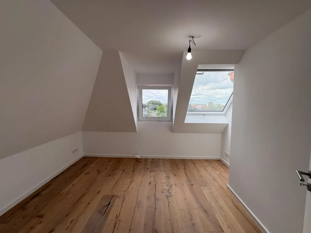 2026 Modernisierte 3-Zimmer Wohnung, traumhafte Lage mit neuer EBK, ideal für 3er-WG