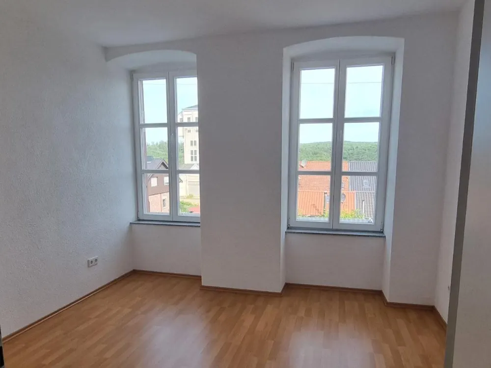 Große 3 ZKB Wohnung mit Balkon und Garage in ruhiger Lage