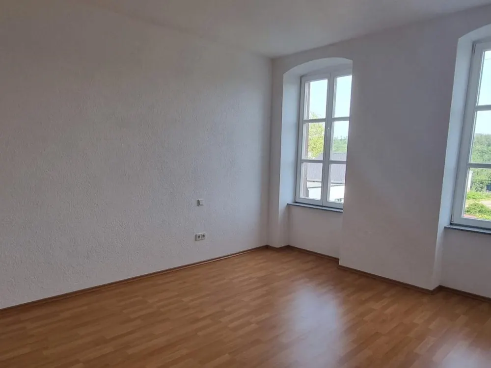 Große 3 ZKB Wohnung mit Balkon und Garage in ruhiger Lage