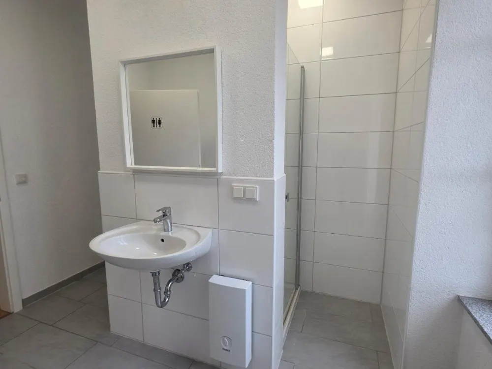 Große 3 ZKB Wohnung mit Balkon und Garage in ruhiger Lage