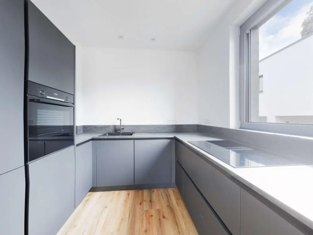 Möblierte Neubauwohnung im Grünen