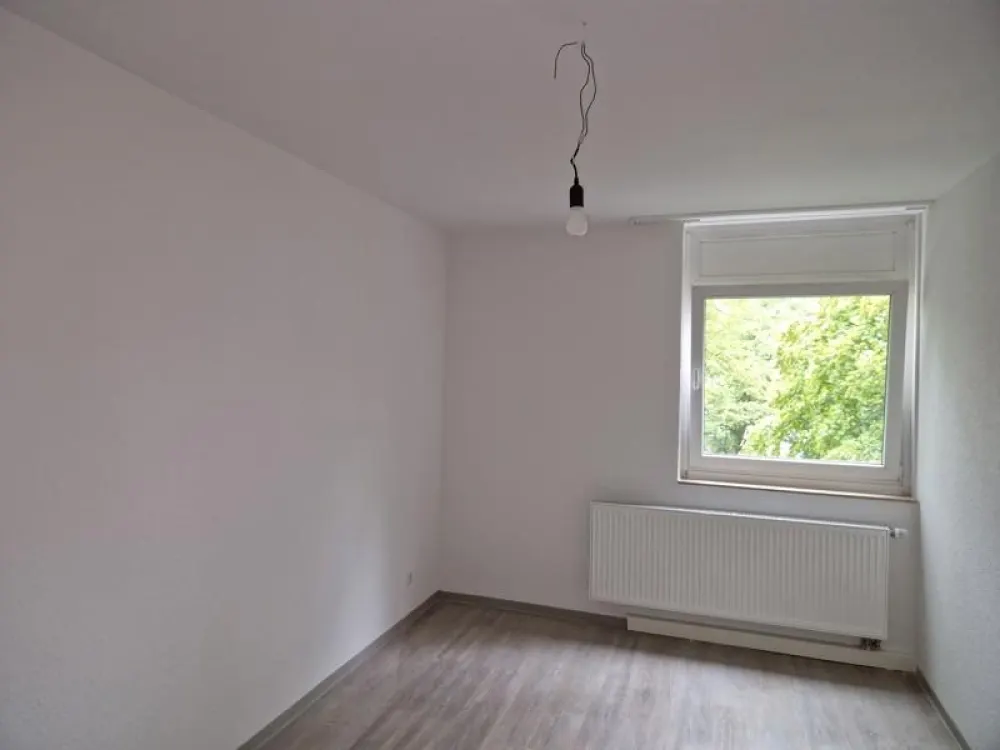 Da kommt man gern Heim. Komplett renovierte 2-Zimmer-Wohnung mit Balkon!