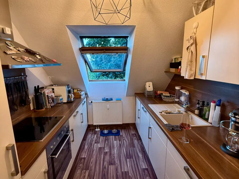 Traumhafte 4 Zi DG Wohnung im Grünen