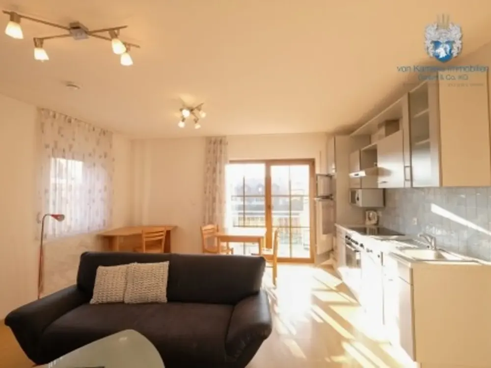 Möblierte 2-Zimmer-Wohnung mit Balkon & Stellplatz/Garage, furnished 2-room apt. + parking
