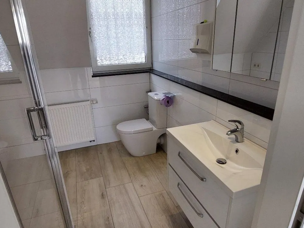 Wunderschöne helle Dachgeschoss-Wohnung in gehobener Ausstattung