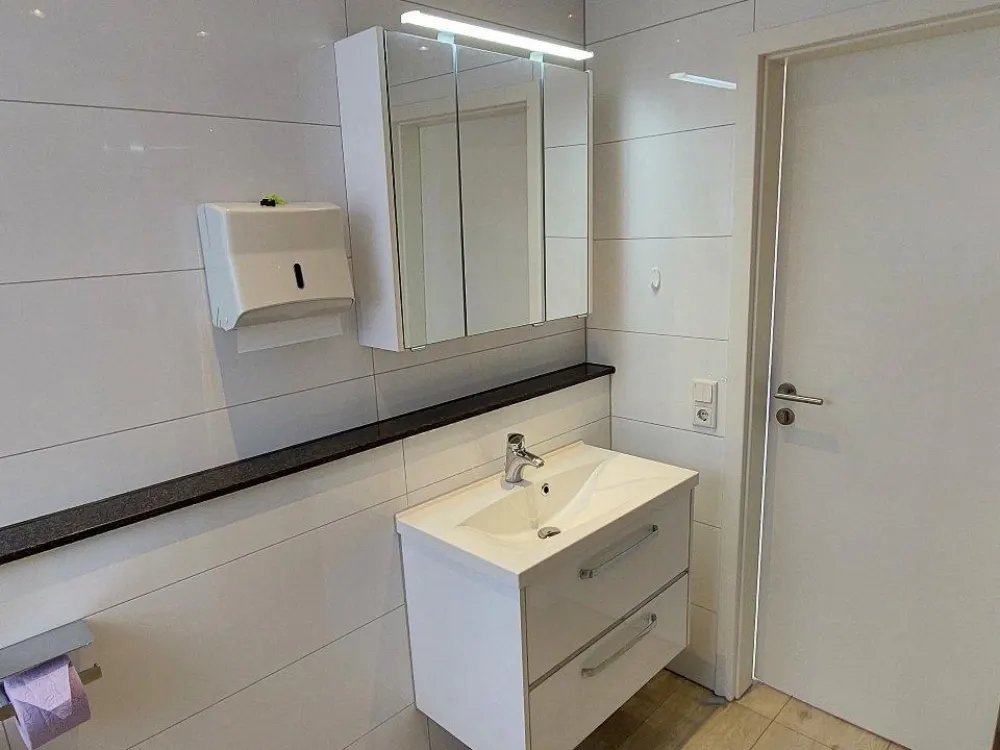 Wunderschöne helle Dachgeschoss-Wohnung in gehobener Ausstattung