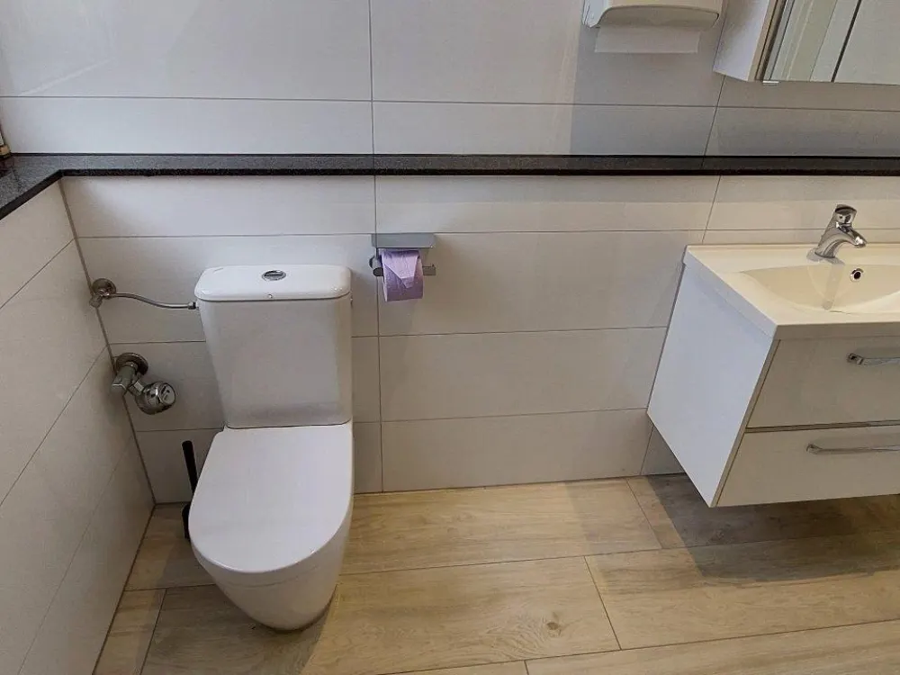 Wunderschöne helle Dachgeschoss-Wohnung in gehobener Ausstattung