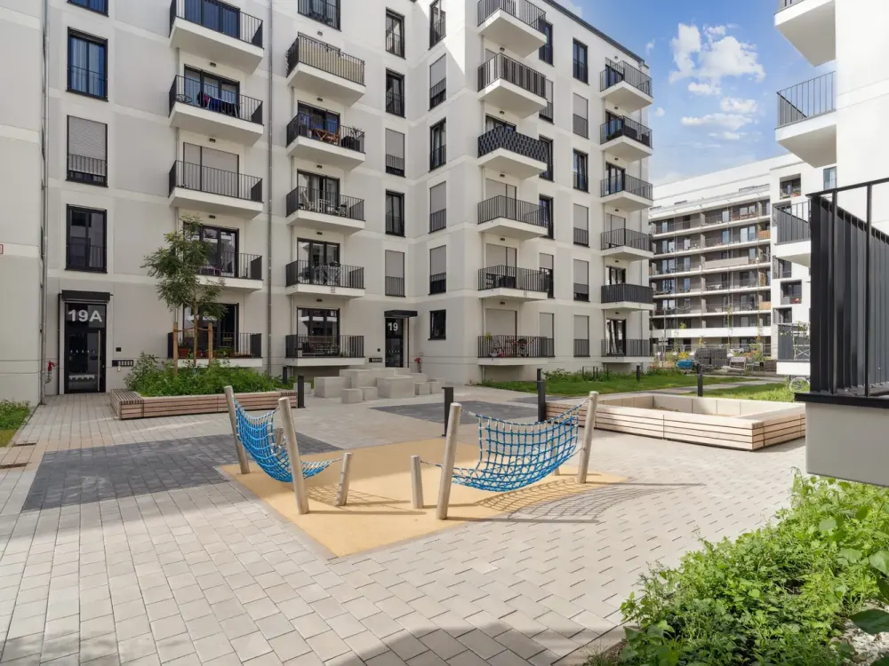 High-quality new build apartment: 3-room flat with beautiful balcony and fitted kitchen