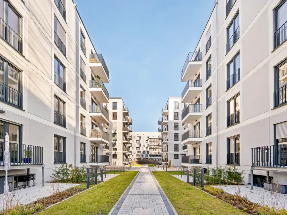 High-quality new build apartment: 3-room flat with beautiful balcony and fitted kitchen