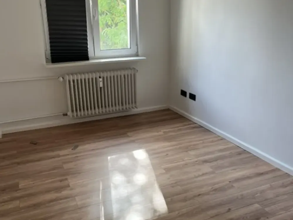 frisch renoviert und saniert- 2 Zimmer zentral in Charlottenburg !
