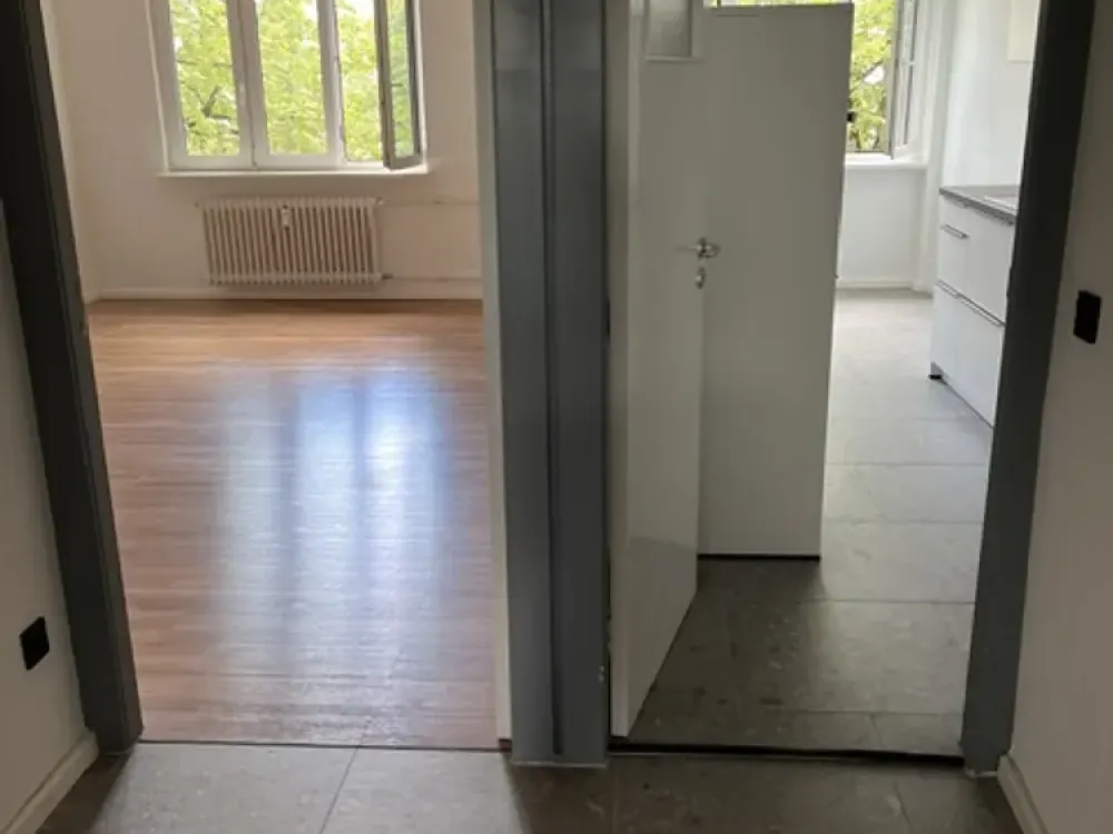 frisch renoviert und saniert- 2 Zimmer zentral in Charlottenburg !
