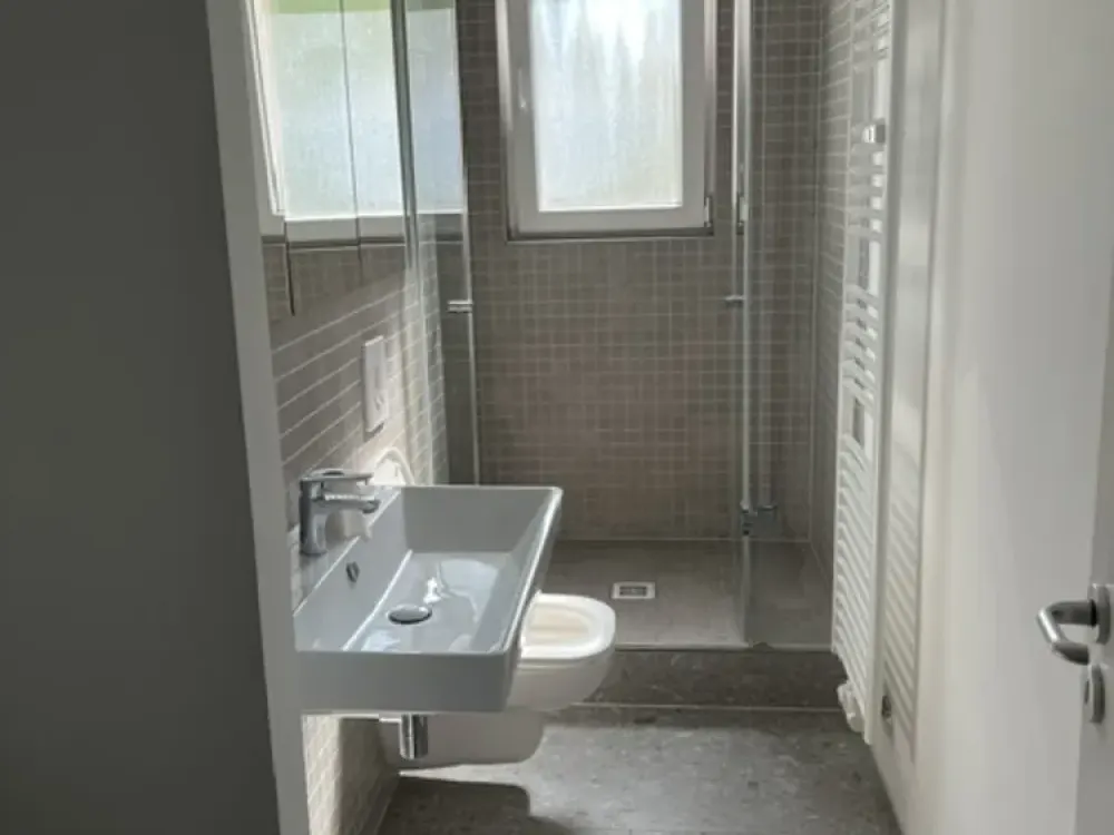 frisch renoviert und saniert- 2 Zimmer zentral in Charlottenburg !