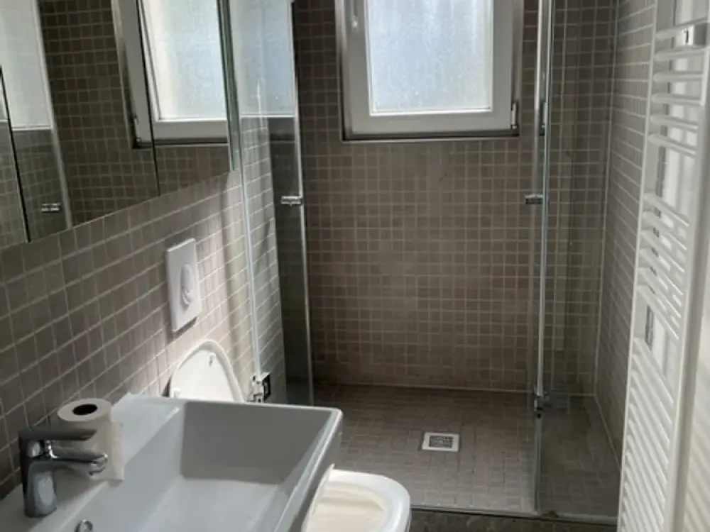 frisch renoviert und saniert- 2 Zimmer zentral in Charlottenburg !