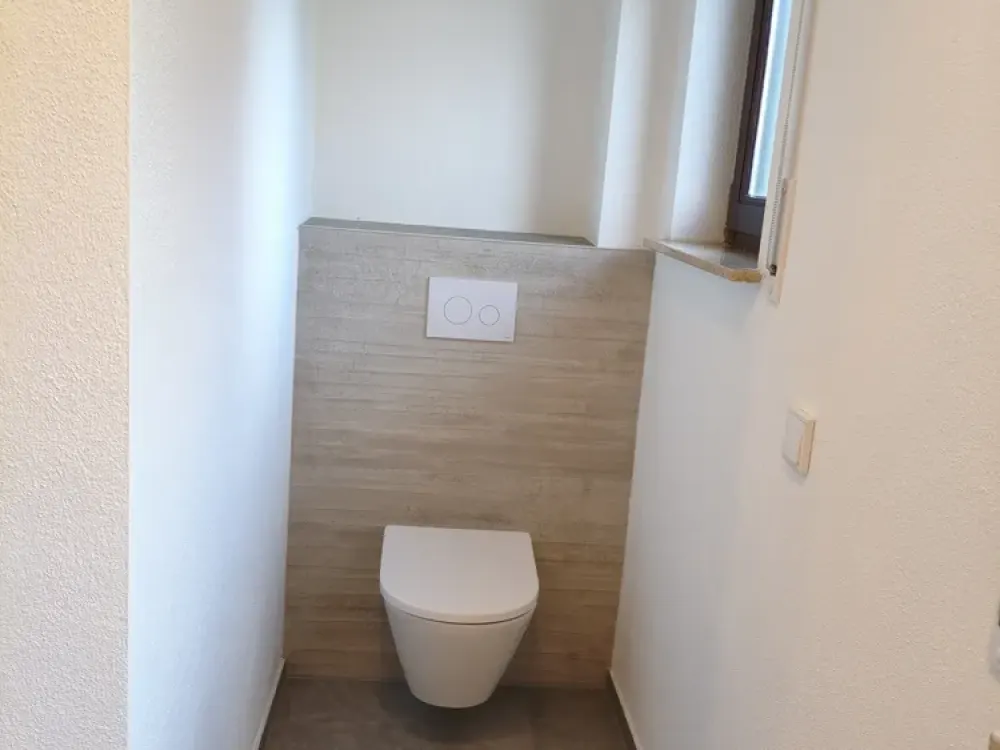 2-Zimmerwohnung kernsaniert mit Gartenanteil und EBK in EFH