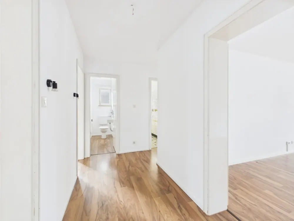 Bright 3-Room Apartment with 2 Balconies in a Quiet Location of Rohr