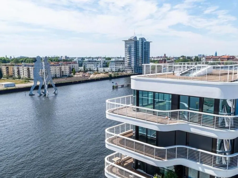 Luxuriöses Apartment an der Spree mit großer Sonnen-Dachterrasse