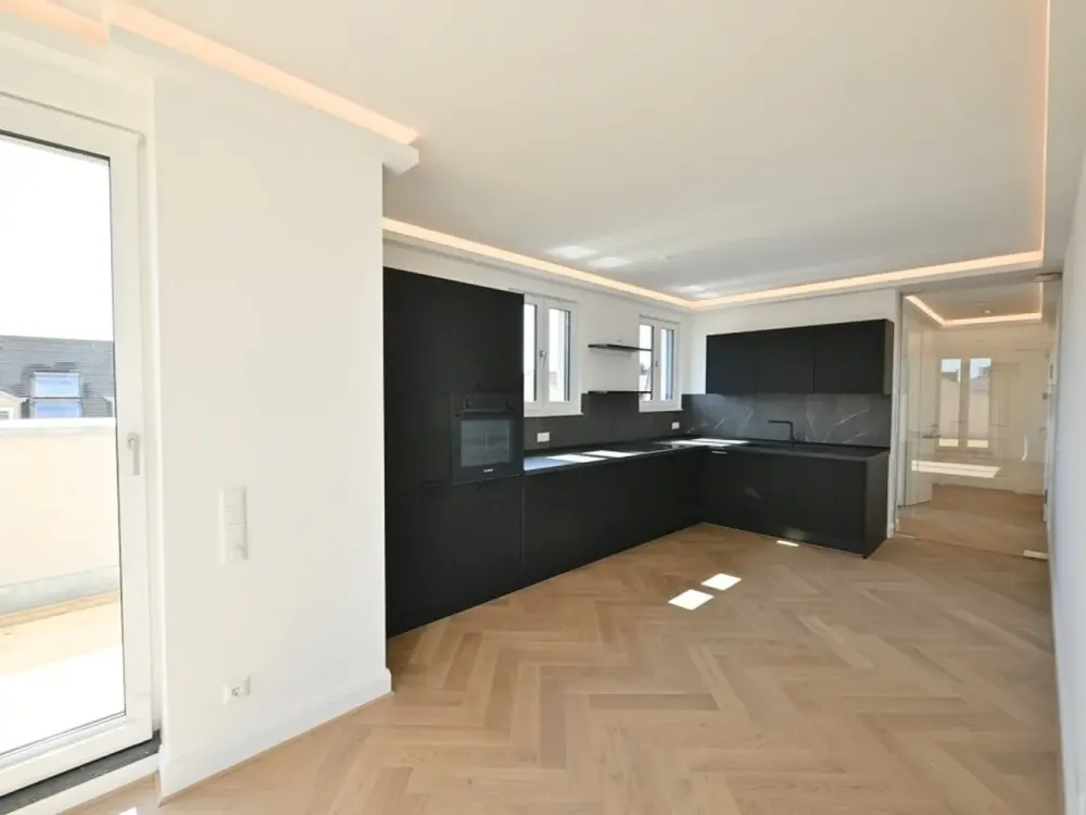 Sensational Penthouse! + First Occupancy + Elevator + Luxury Kitchen + Parquet + Underfloor Heating + Luxury Bathroom