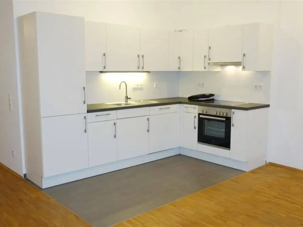 Moderne 3 Zimmer Whg. mit Sonnenterrasse, kleinem Wohnküchenbereich mit EBK, 2 Bäder. Flingern-Nord